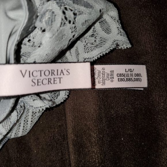 Victoria's Secret flounce bra - Picture 4 of 5